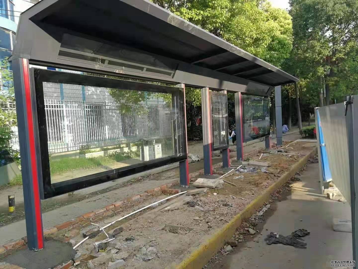 湖南湘潭雨湖區候車亭新款圖樣定做/換新費用清單-裕盛設施